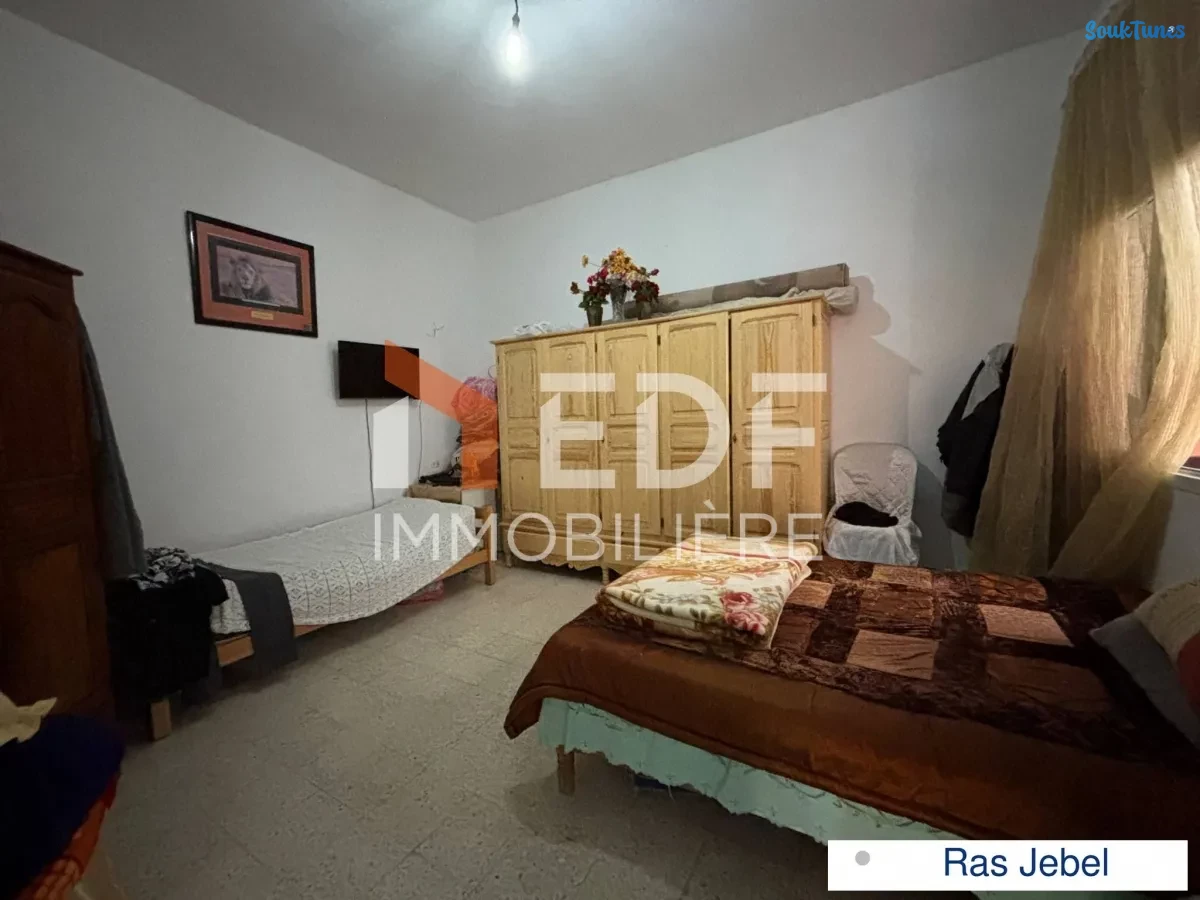 Image 4 de l'annonce À VENDRE – Maison en Triplex à Ras Jebel 