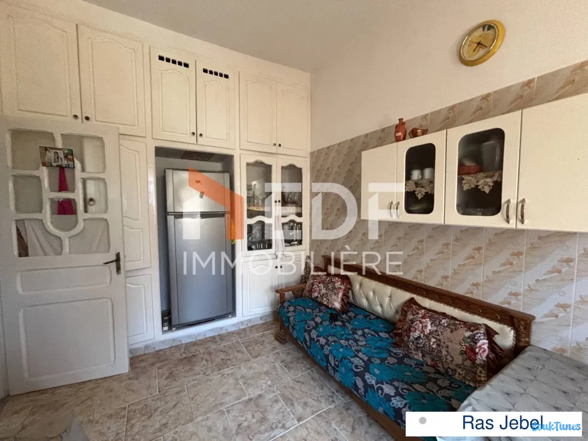 Image 11 de l'annonce À VENDRE – Maison en Triplex à Ras Jebel 