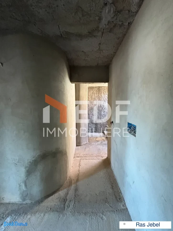 Image 19 de l'annonce À VENDRE – Maison en Triplex à Ras Jebel 
