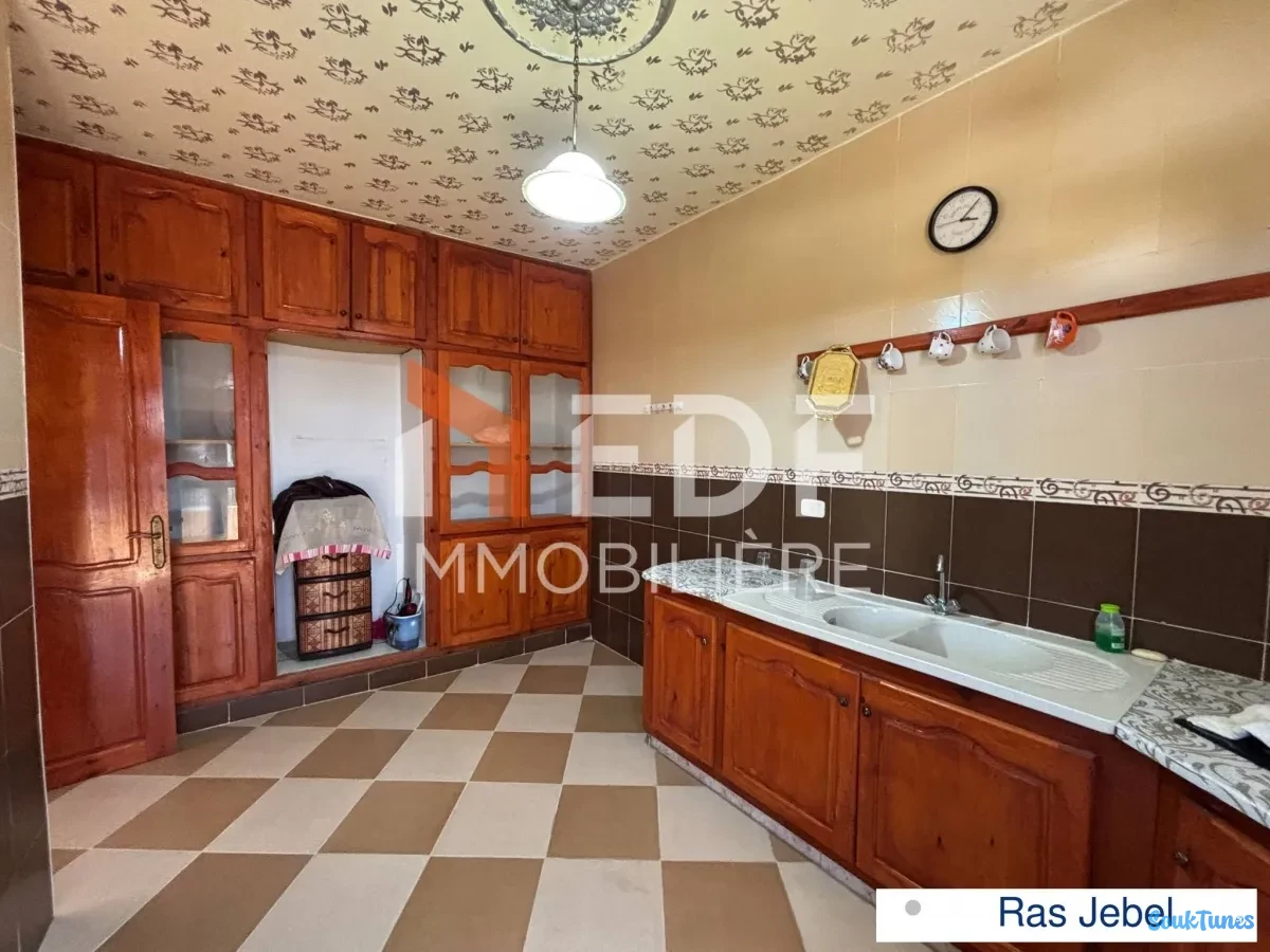 Image 16 de l'annonce À VENDRE – Maison en Triplex à Ras Jebel 
