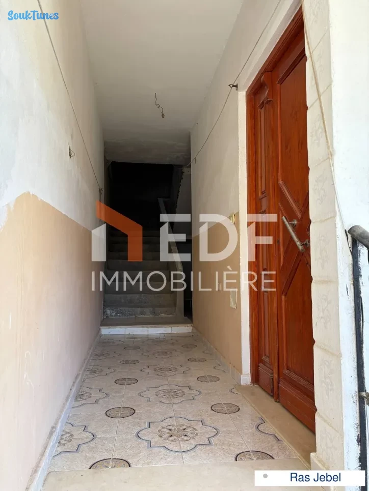 Image 5 de l'annonce À VENDRE – Maison en Triplex à Ras Jebel 
