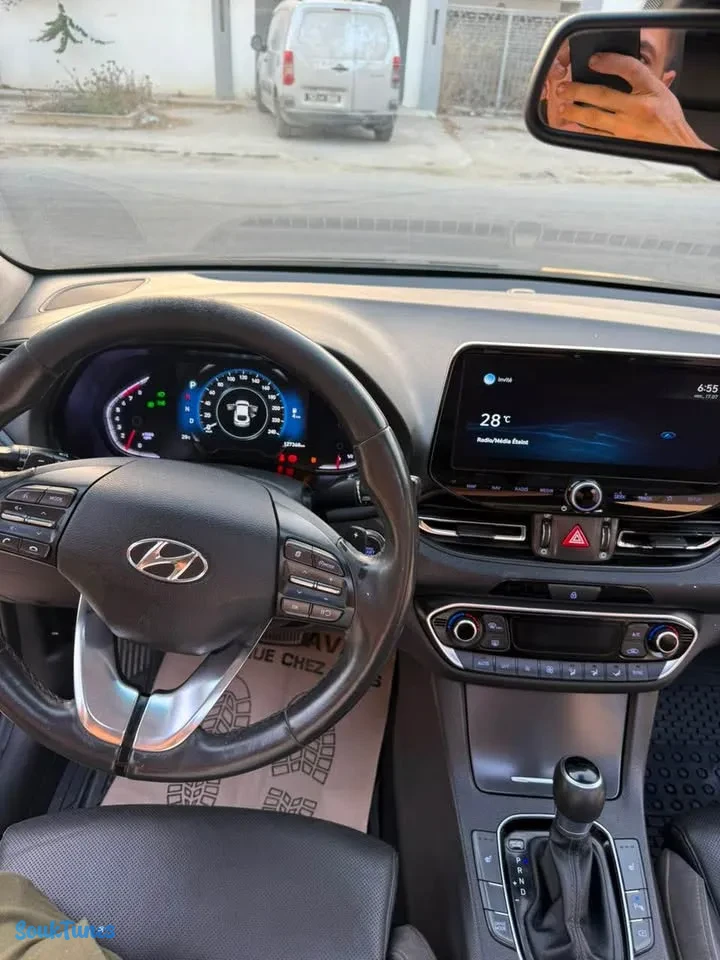 Image 8 de l'annonce Hyundai i30 en NOIR