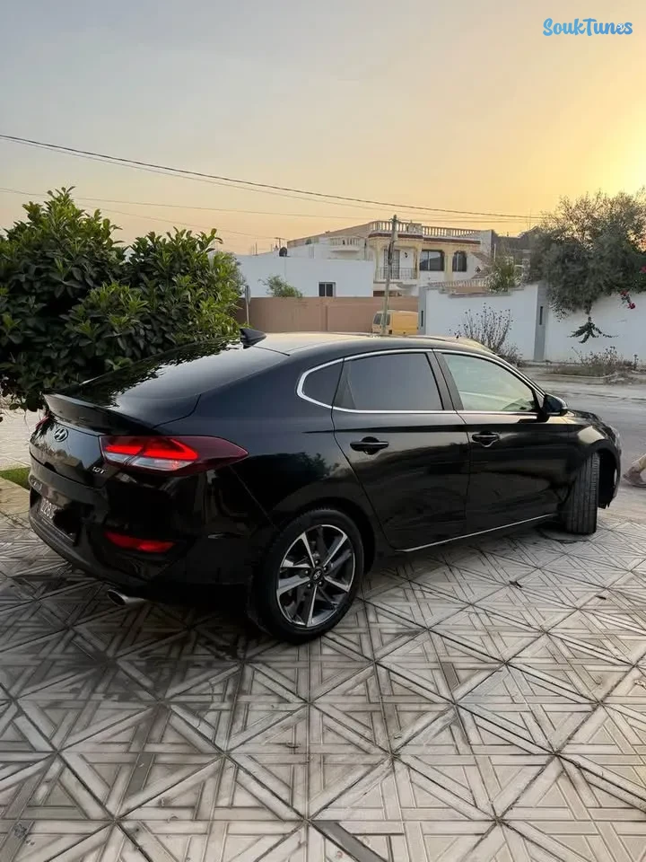 Image 4 de l'annonce Hyundai i30 en NOIR
