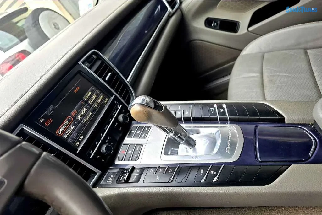 Image 8 de l'annonce Porsche Panamera essence V6 2011