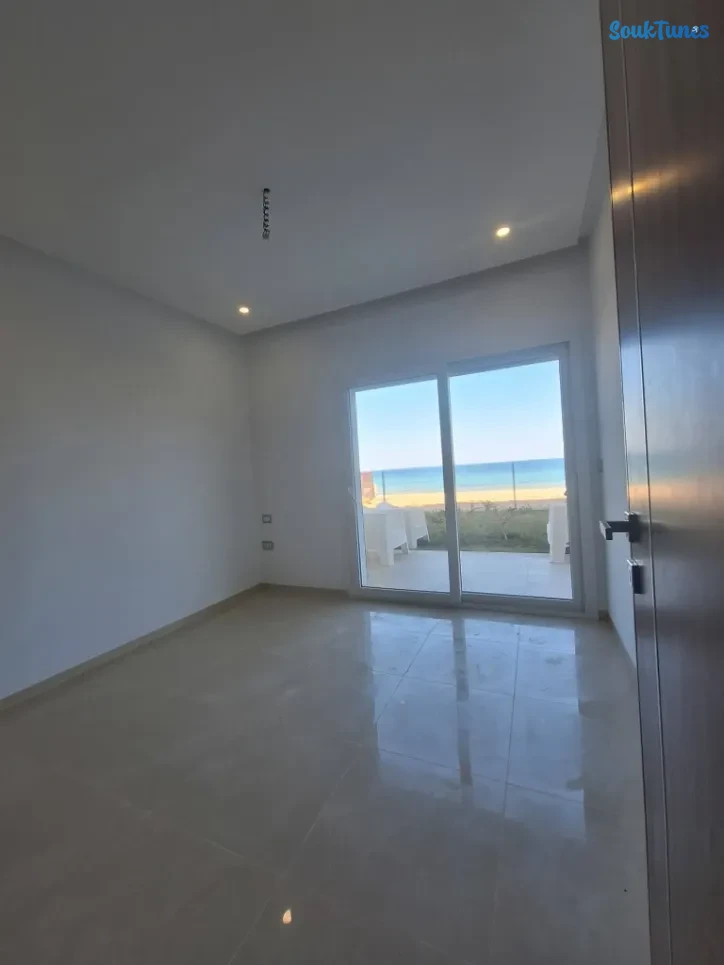 Image 5 de l'annonce Appartement S+2 pieds dans l’eau à Chatt Mariem