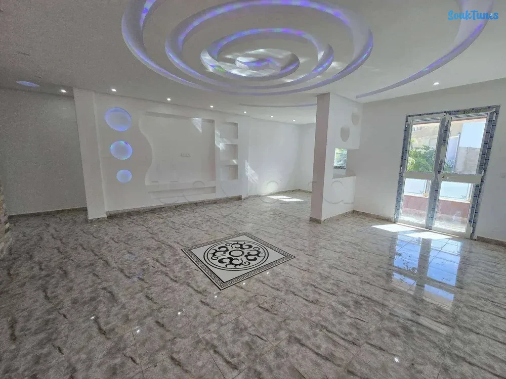 Image 4 de l'annonce Villa de 400 m² sur un terrain de 597 m²