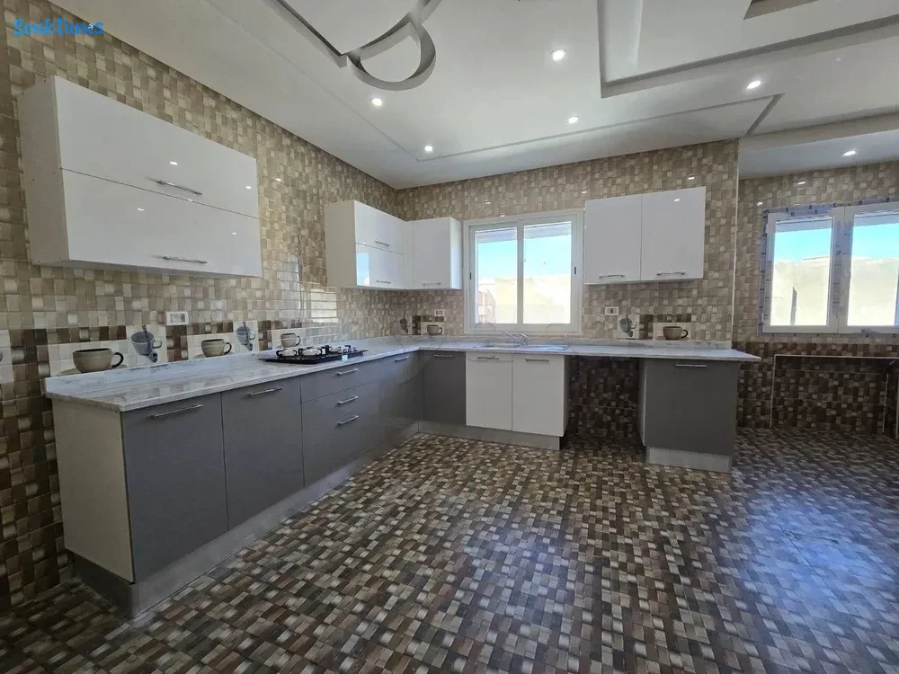 Image 5 de l'annonce Villa de 400 m² sur un terrain de 597 m²
