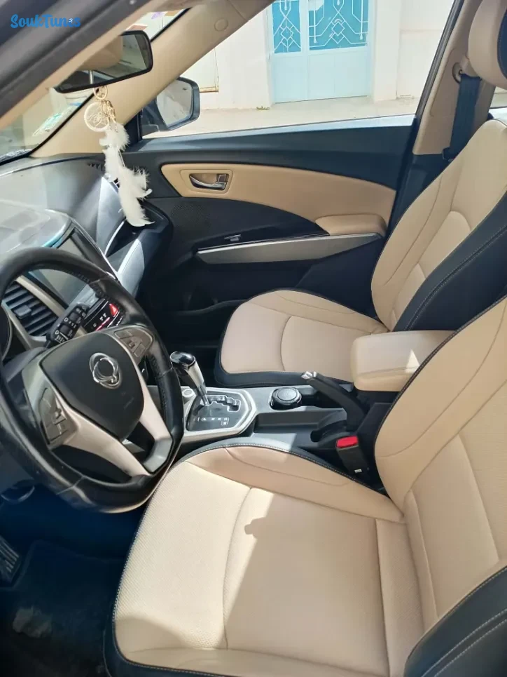 Image 6 de l'annonce A vendre voiture Sangyoug tivoli boîte automatique