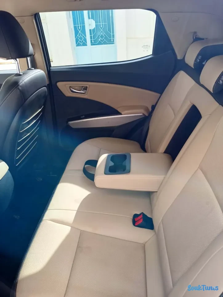 Image 8 de l'annonce A vendre voiture Sangyoug tivoli boîte automatique