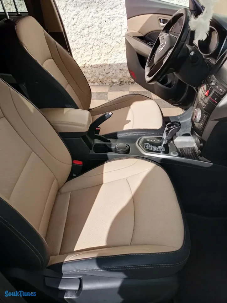 Image 3 de l'annonce A vendre voiture Sangyoug tivoli boîte automatique