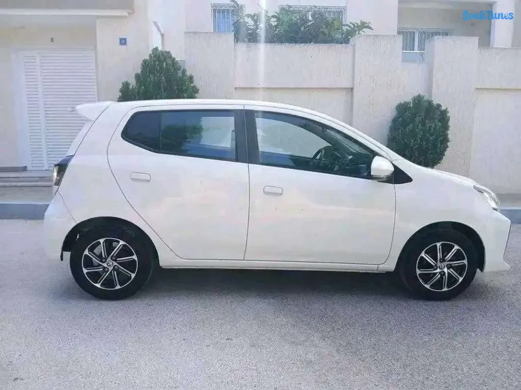 Image 10 de l'annonce TOYOTA AYGO 1.2 PREMIÈRE MAIN TRÈS PROPRE