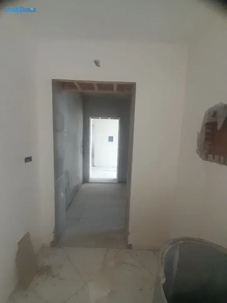 Image 10 de l'annonce  شقة للبيع S+2 طريق قليبية البيضاء البالج 