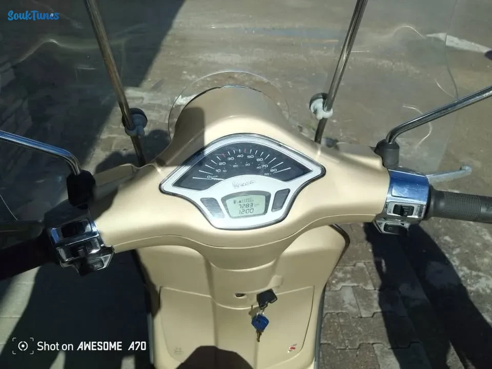 Image 10 de l'annonce Vespa primavera 50 _ 4t _ 6 300 TND