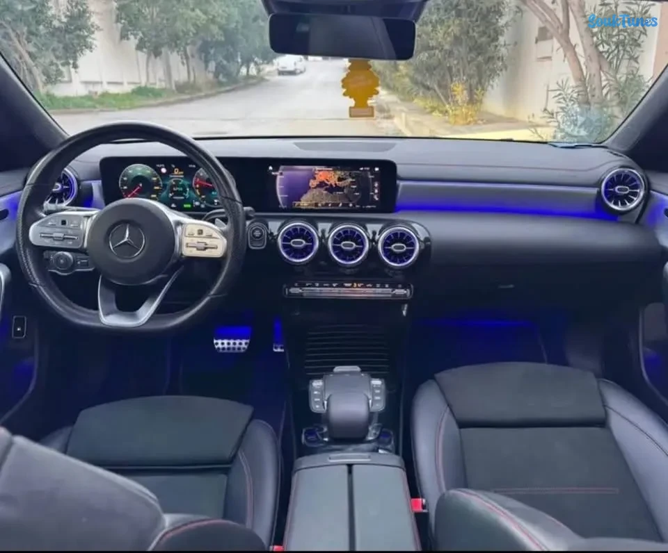 Image 4 de l'annonce Mercedes CLA 250 hybride essence pack AMG night+