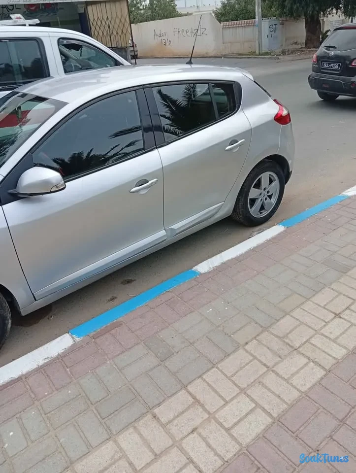 Image 4 de l'annonce Mégane 3 dci boîte 6   🎗 30 000 TND