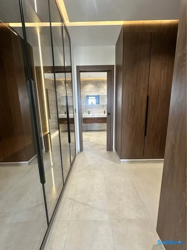 Image 6 de l'annonce Luxe & Comfort - Triplex Chotrana 1- 1 450 000 TND