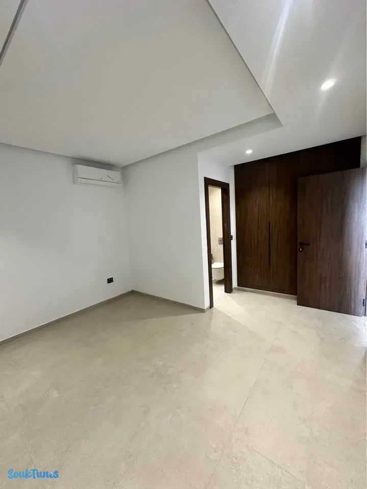 Image 10 de l'annonce Luxe & Comfort - Triplex Chotrana 1- 1 450 000 TND