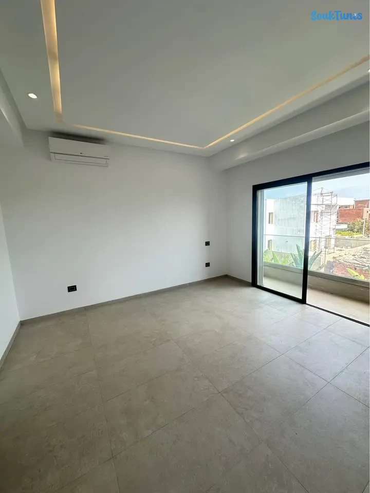 Image 9 de l'annonce Luxe & Comfort - Triplex Chotrana 1- 1 450 000 TND