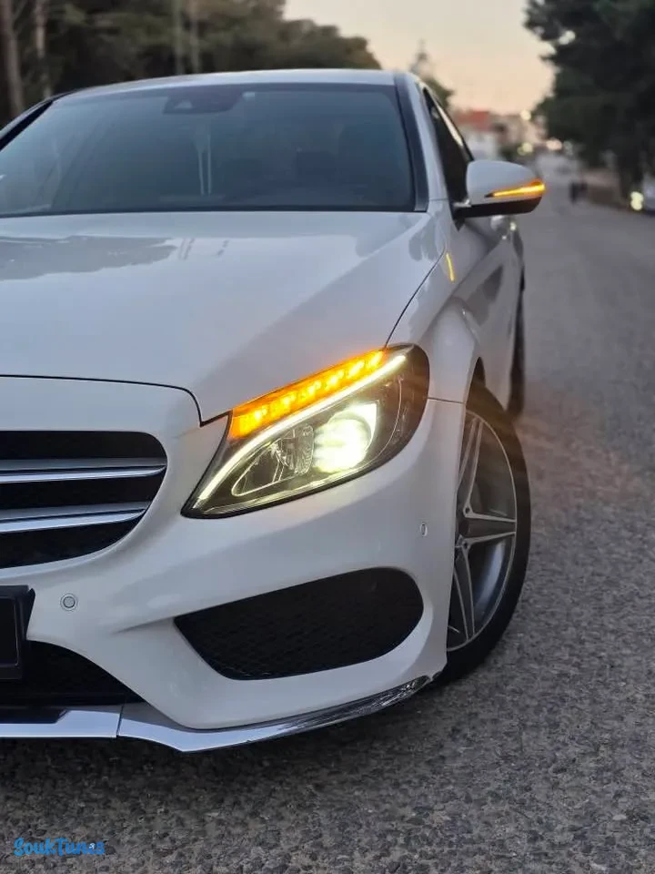 Image 7 de l'annonce Mercedes C200 Kit AMG année 2017