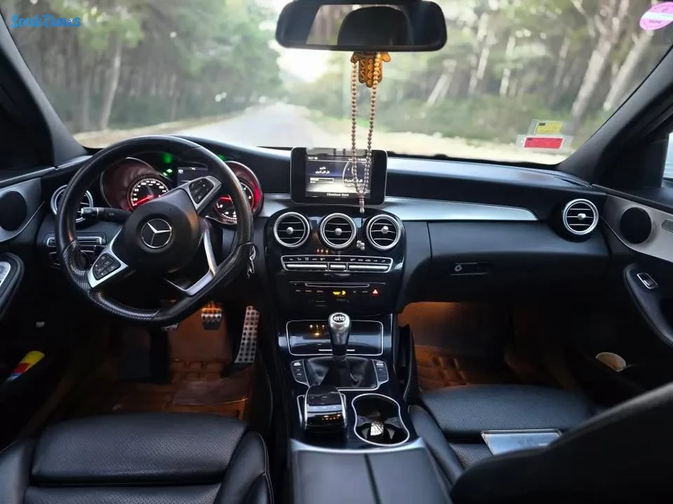 Image 10 de l'annonce Mercedes C200 Kit AMG année 2017