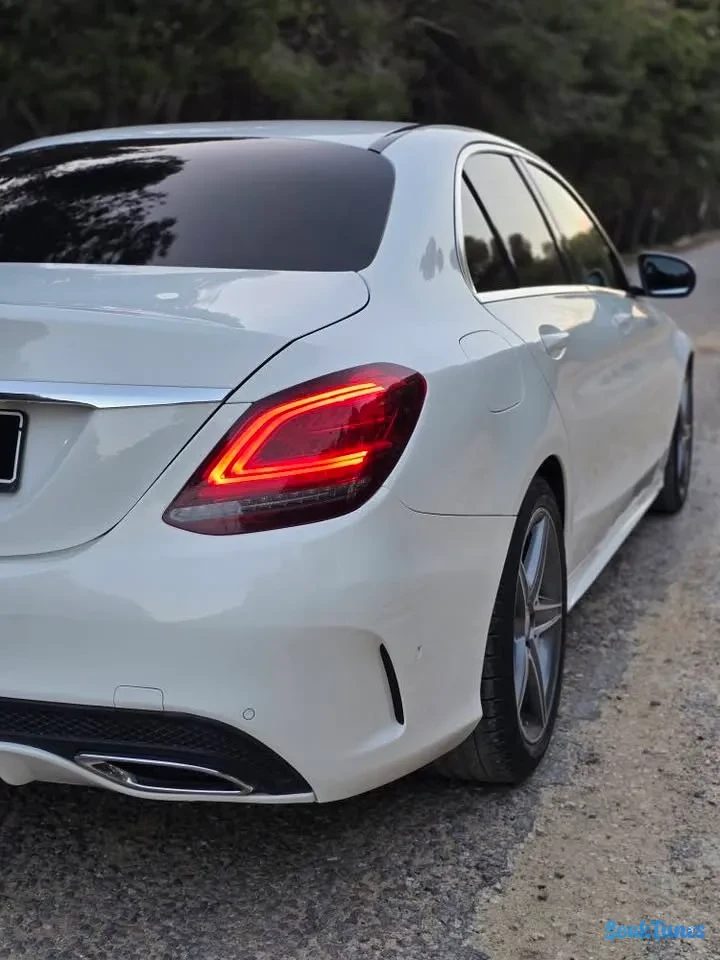 Image 5 de l'annonce Mercedes C200 Kit AMG année 2017