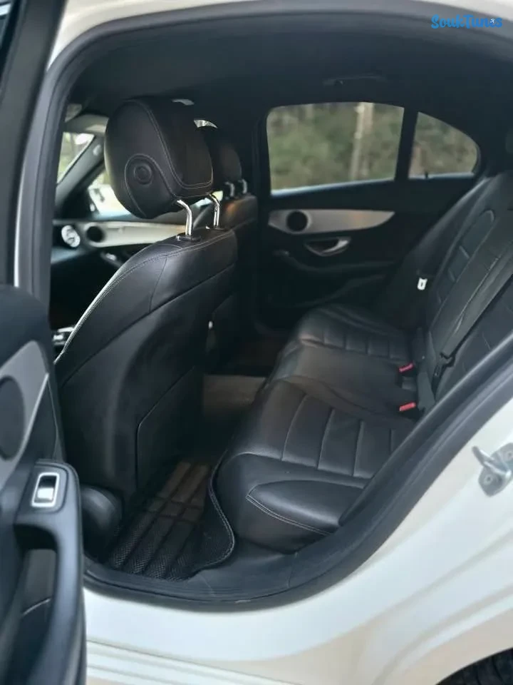 Image 9 de l'annonce Mercedes C200 Kit AMG année 2017