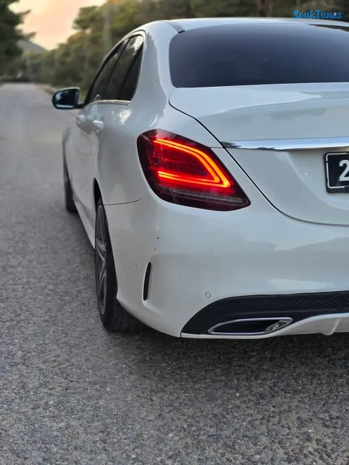 Image 4 de l'annonce Mercedes C200 Kit AMG année 2017
