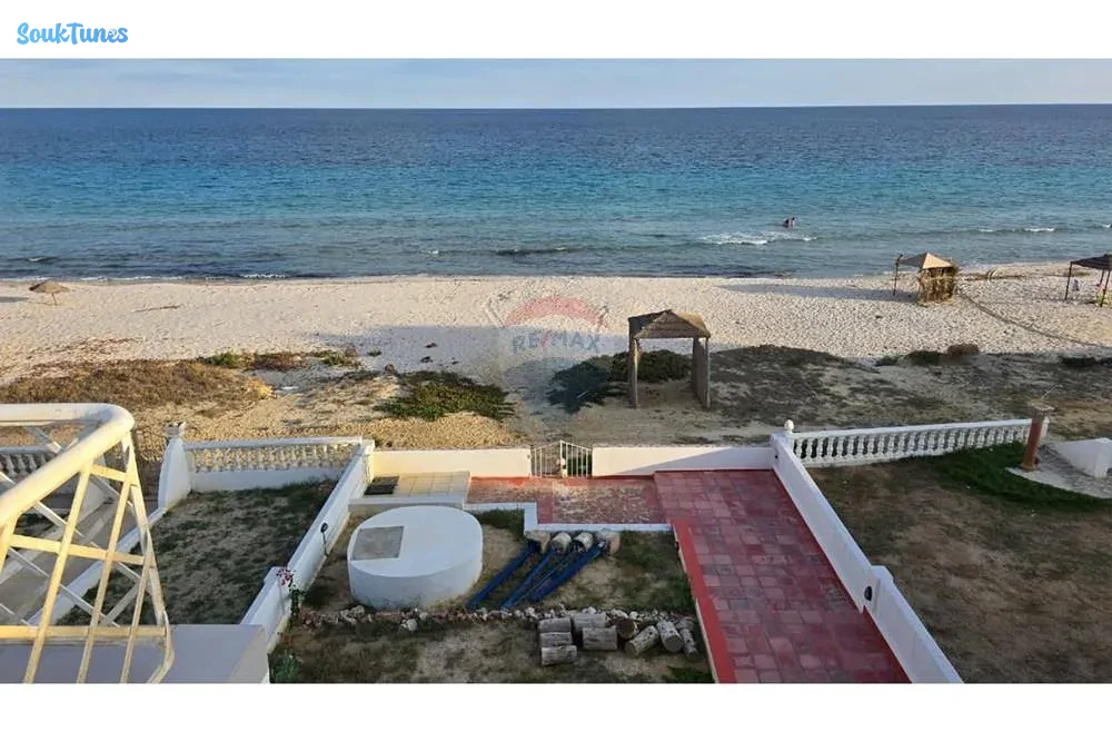 Image 6 de l'annonce résidence avec piscine pieds dans l'eau à Kelibia 