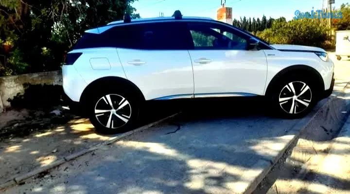 Image 17 de l'annonce PEUGEOT 3008 GT LINE 1.6 DIESEL IMPORTÉE